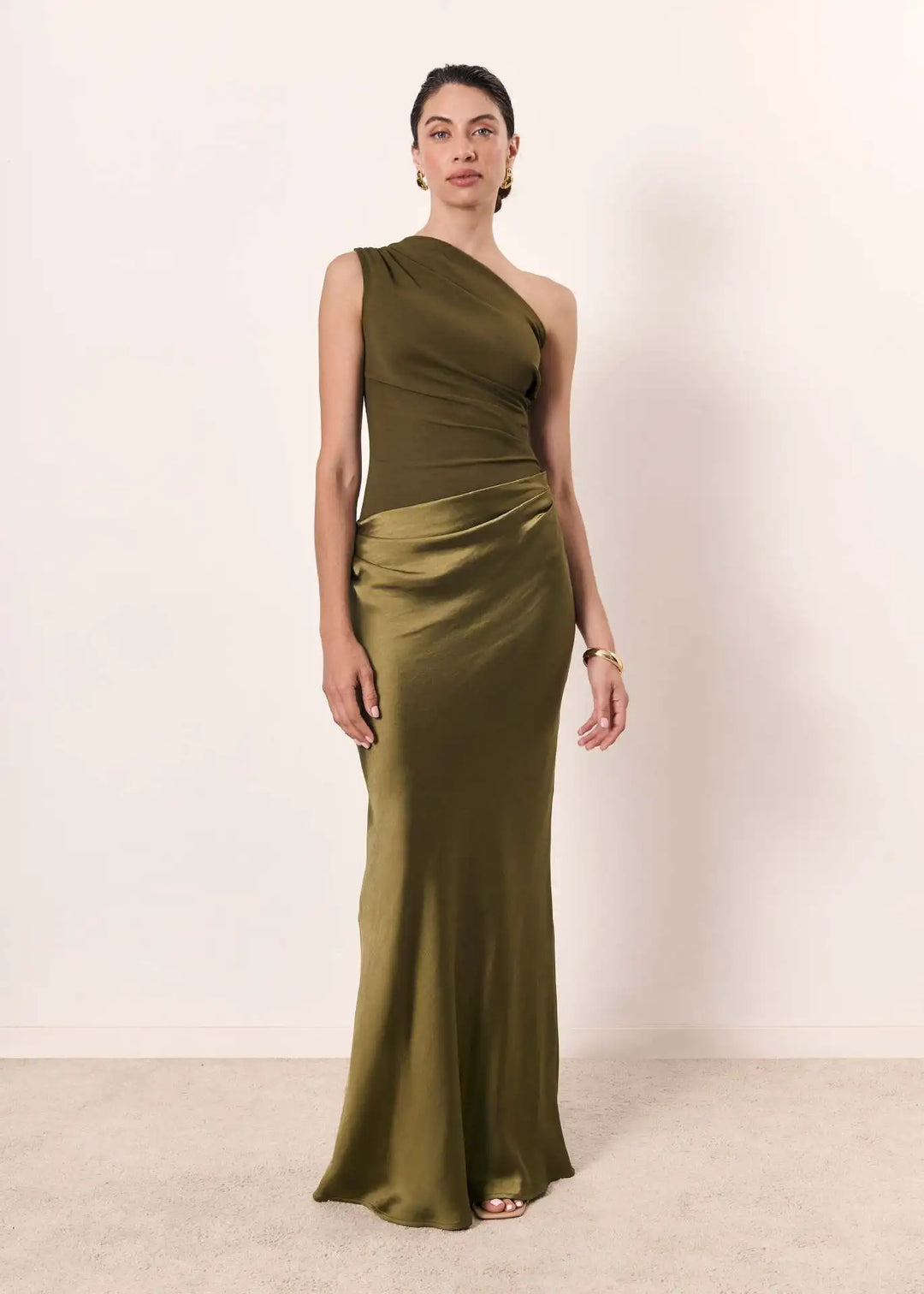 Aleida – One-Shoulder Maxi Dress Made of Satin