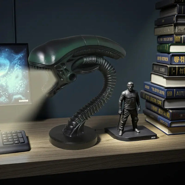 AlienGlow – Table Lamp in the Shape of an Extraterrestrial Creature