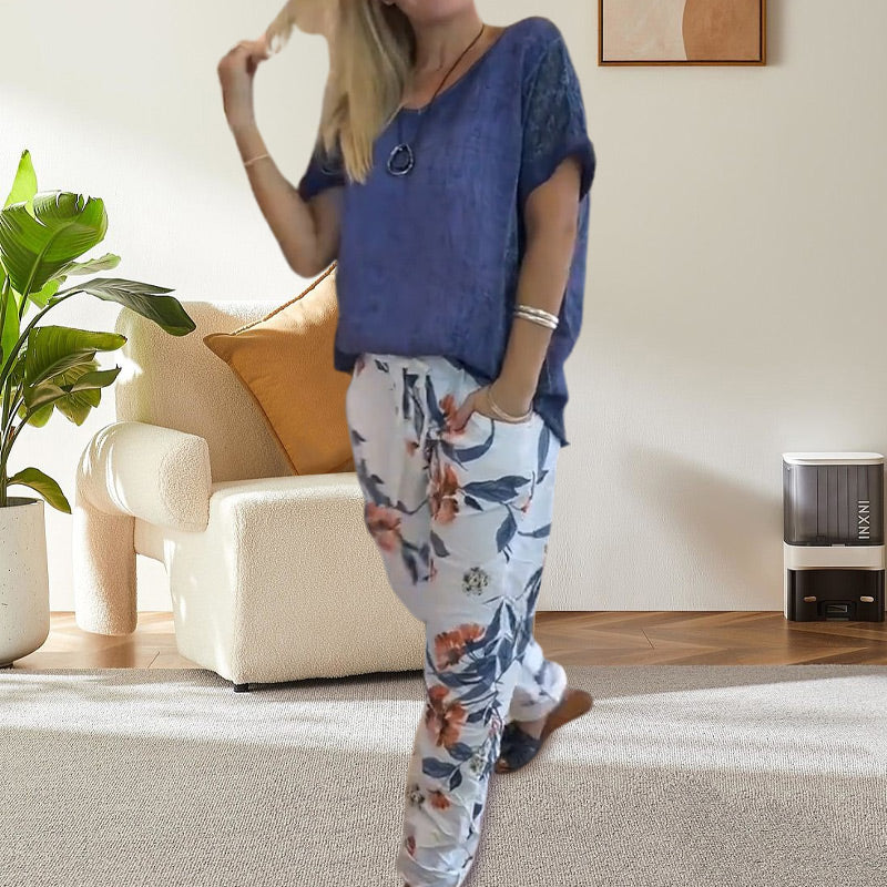 Alura - Casual Blouse and Pants with Floral Pattern