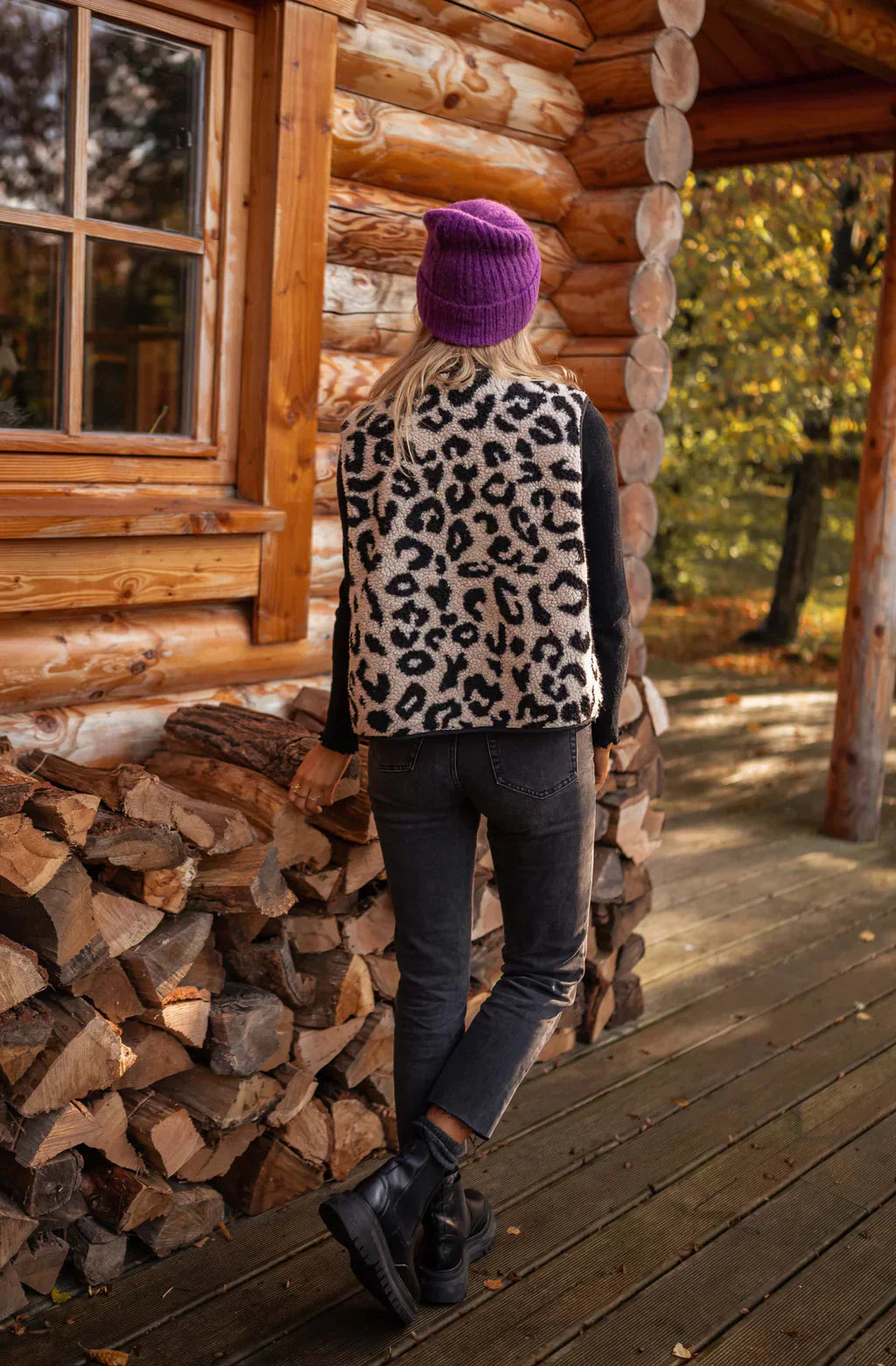 Astrd – Leopard Knit Vest