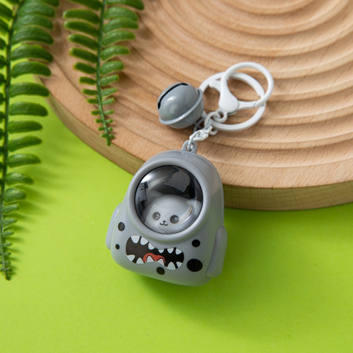 AstroShine – Glowing Astronaut Keychain
