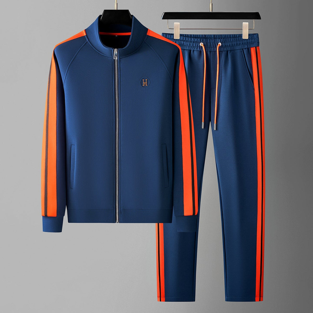 Aventro – High-Quality Tracksuit