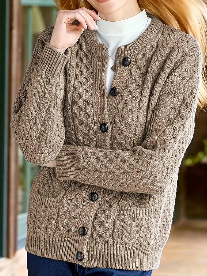 Avery – Cardigan with Buttons and Cable Knit Pattern