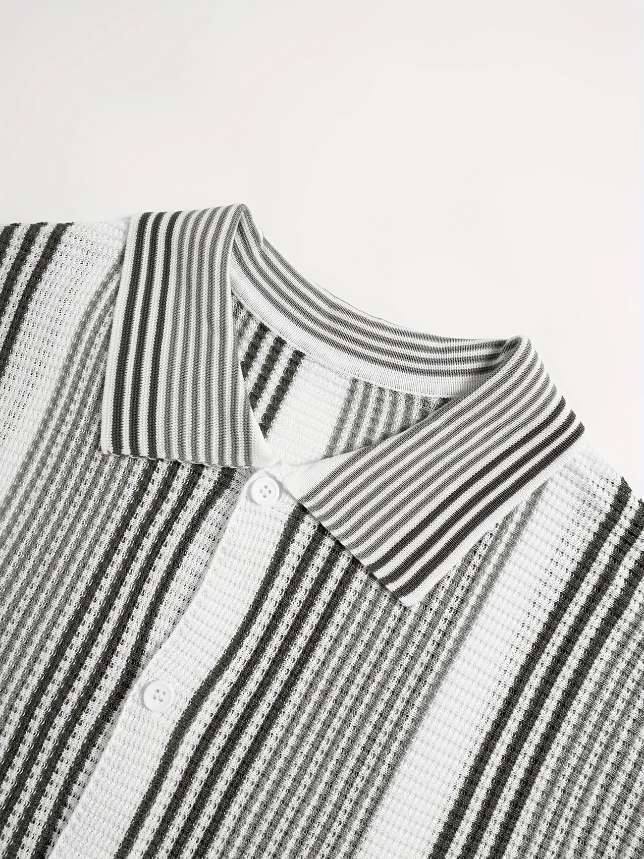 Avram – Casual Striped Button-Up Shirt