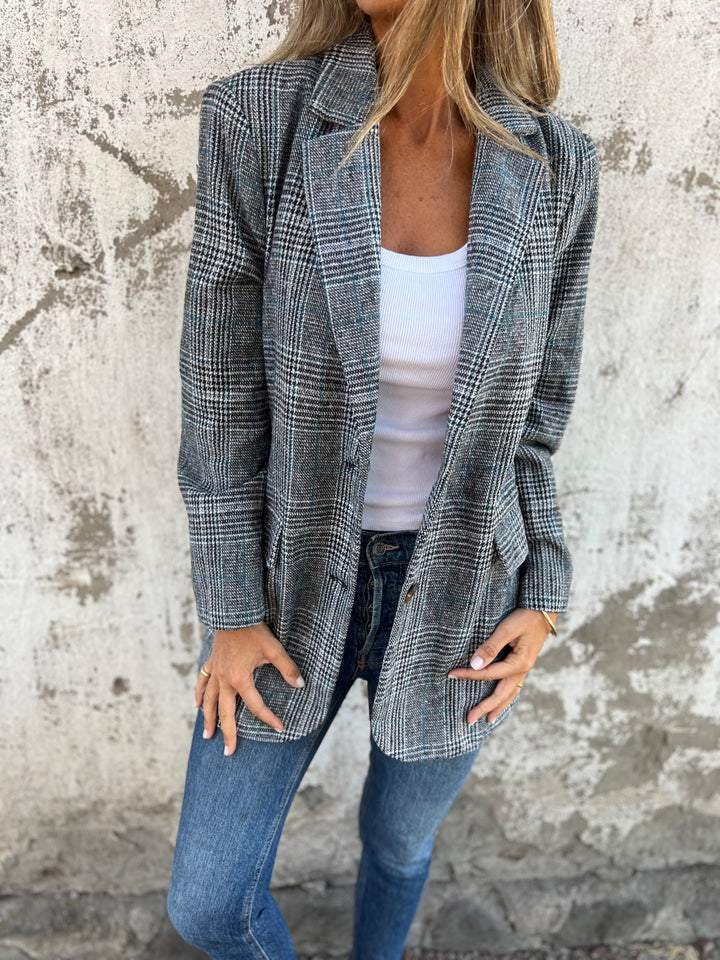 Basia – Stylish Winter Blazer in Check Pattern