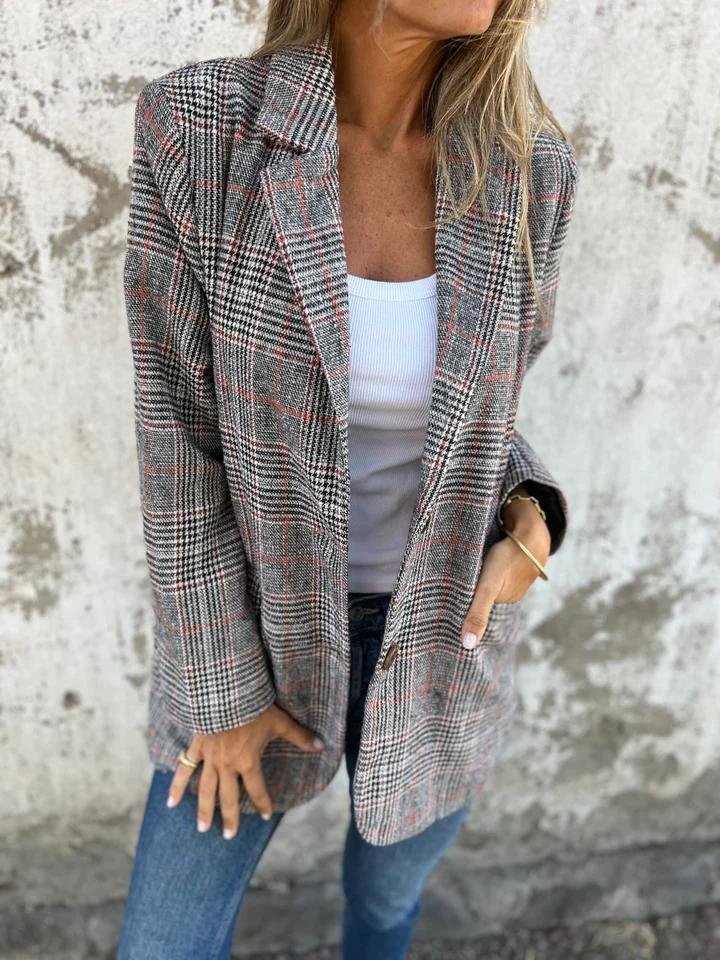 Basia – Stylish Winter Blazer in Check Pattern