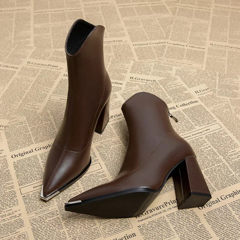 Berennice – Boots with High Heel and Zipper at the Back