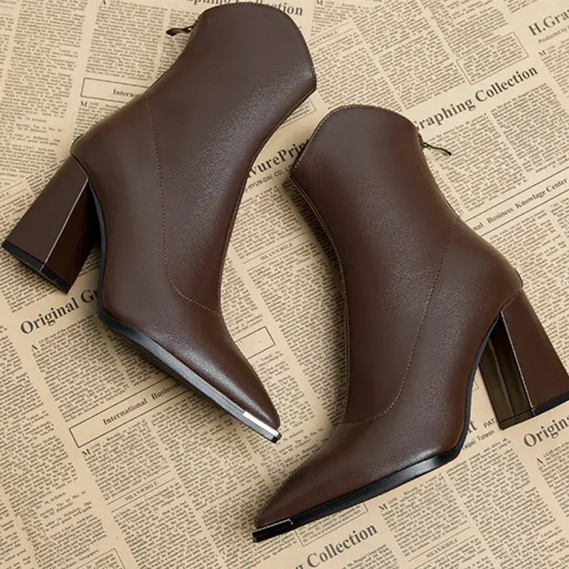 Berennice – Boots with High Heel and Zipper at the Back