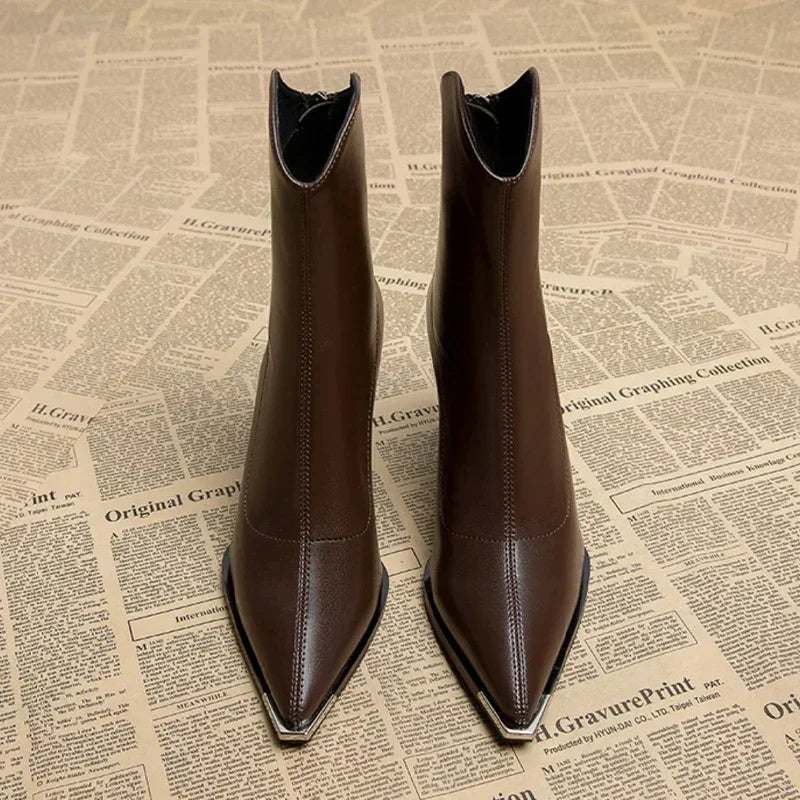 Berennice – Boots with High Heel and Zipper at the Back