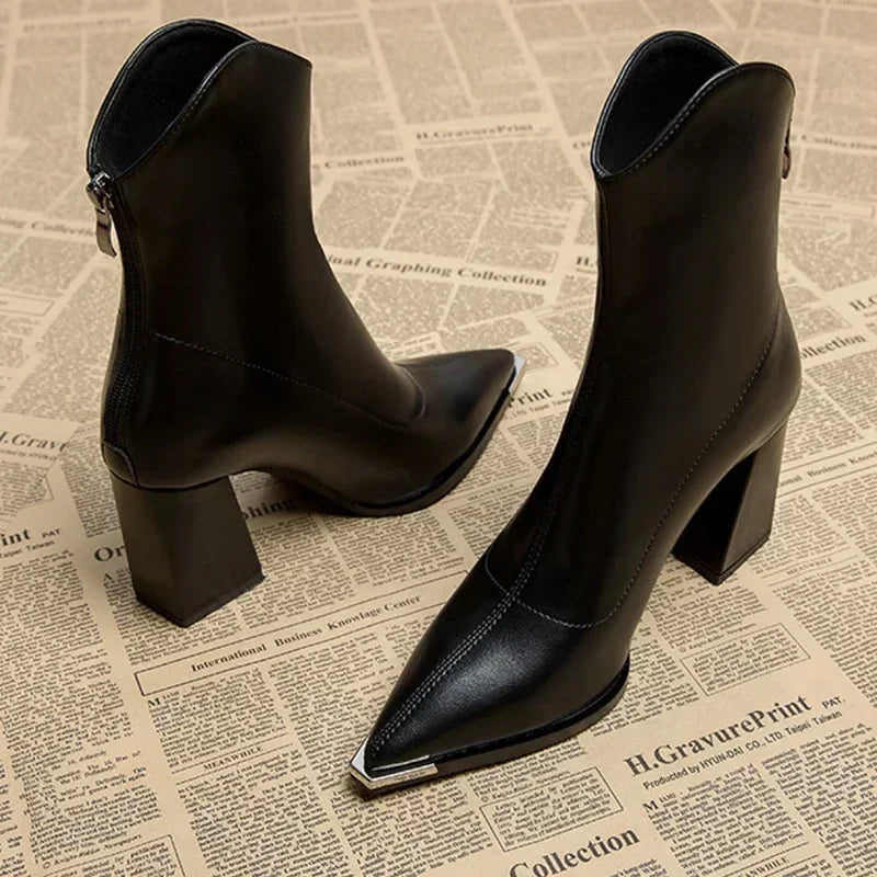 Berennice – Boots with High Heel and Zipper at the Back