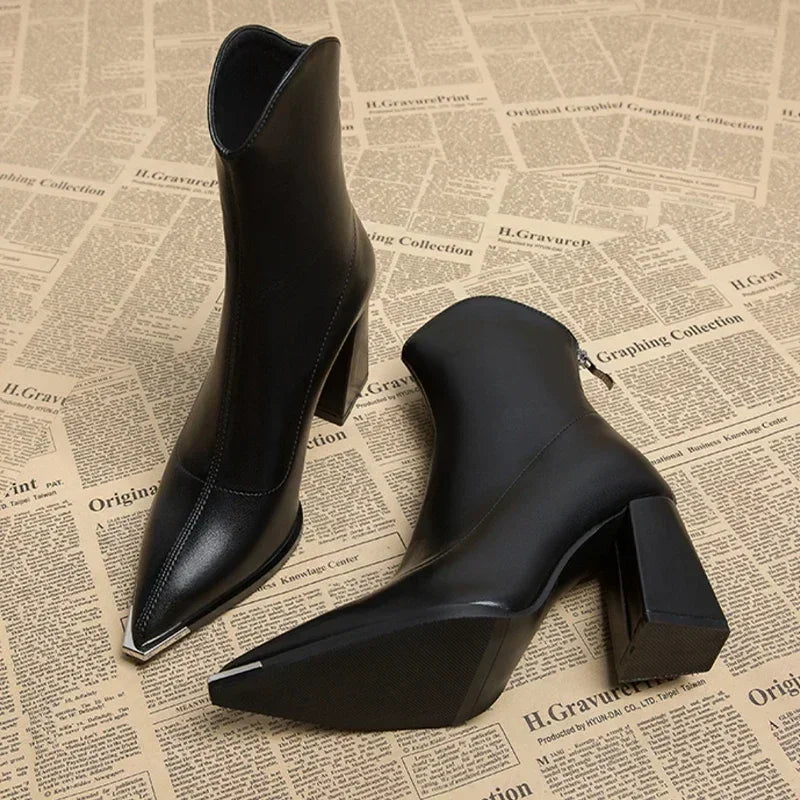 Berennice – Boots with High Heel and Zipper at the Back