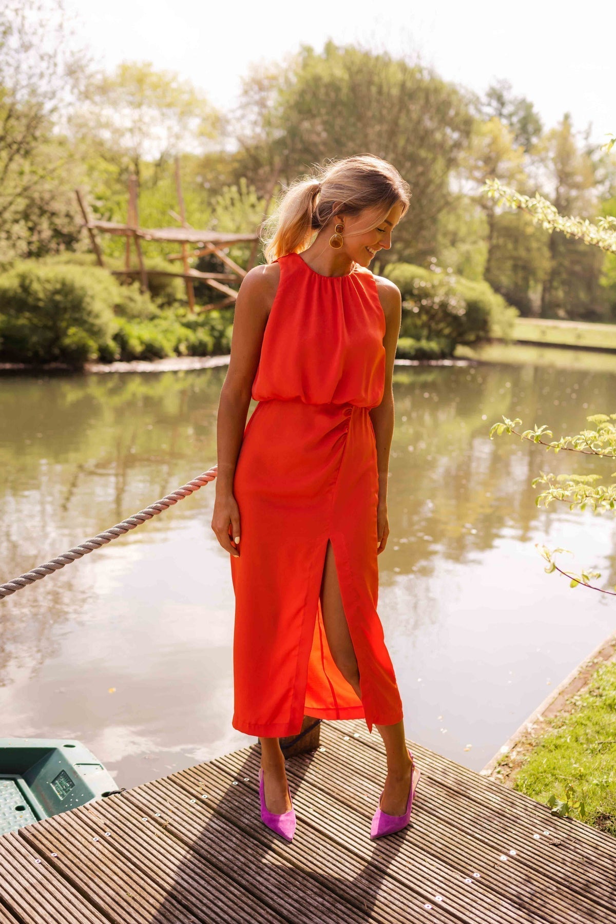 Beulah – Fashionable Sleeveless Midi Dress