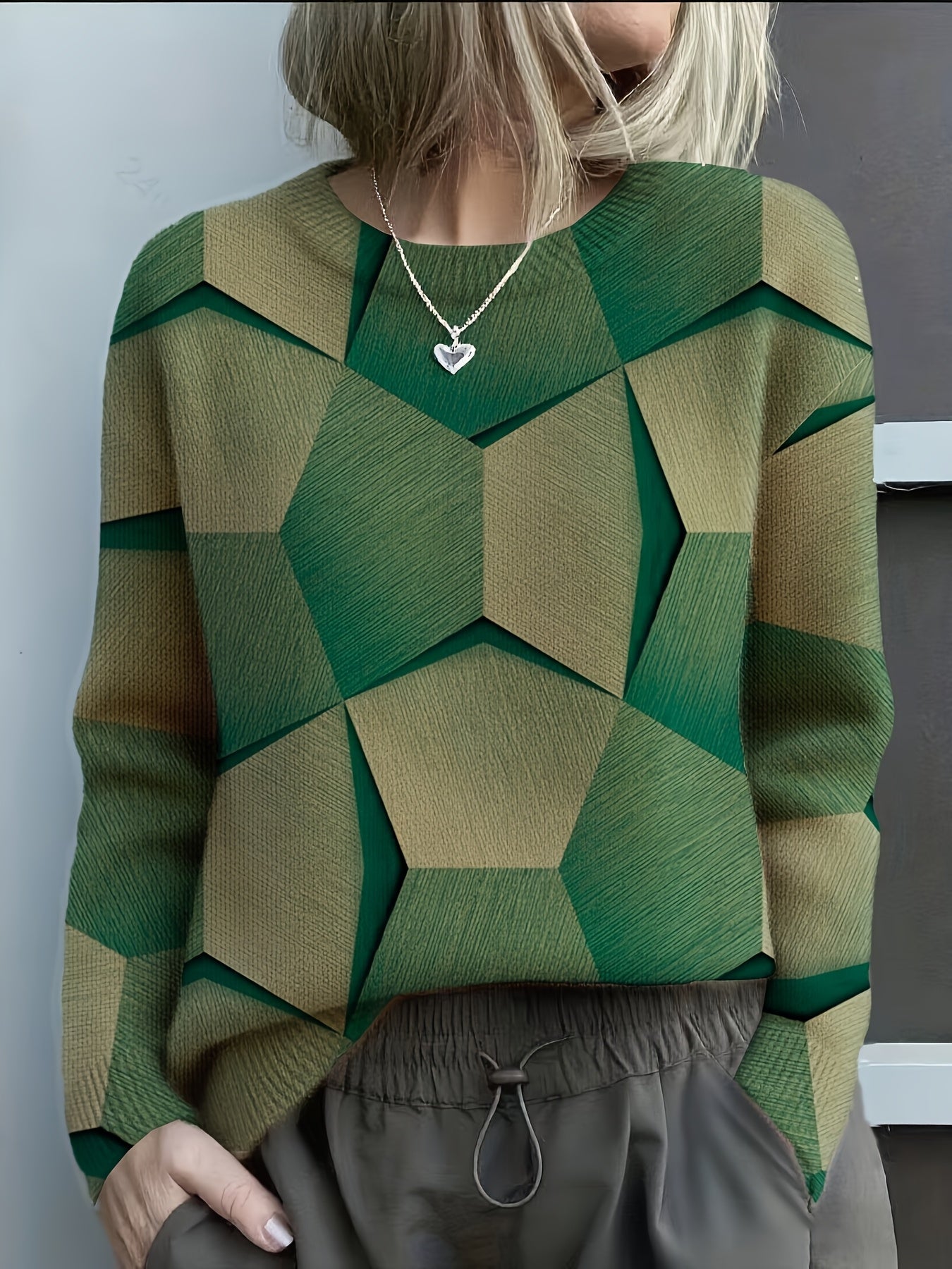 Bravina – Sweater with Geometric 3D Print