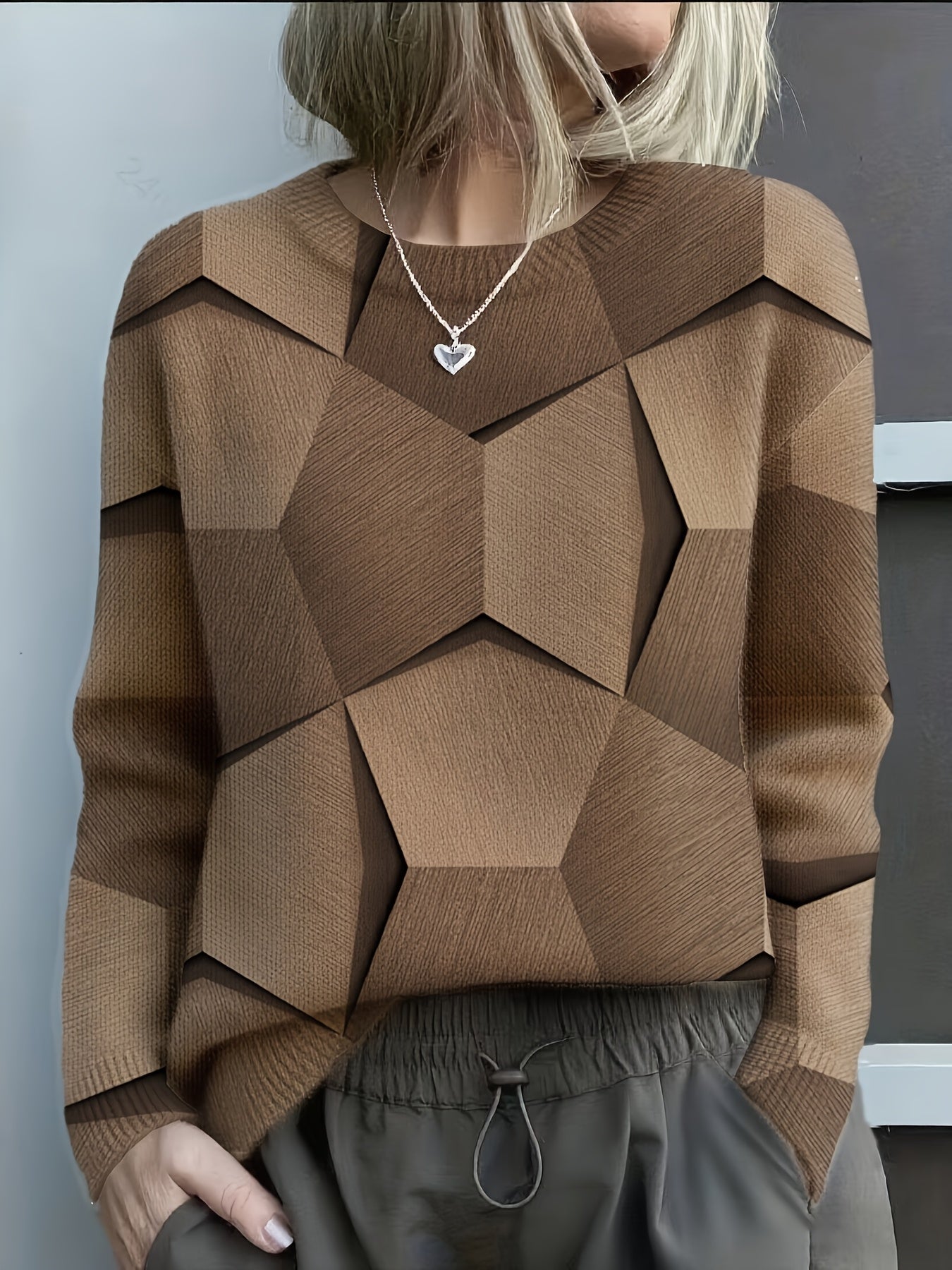 Bravina – Sweater with Geometric 3D Print