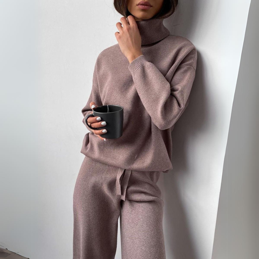 Brugman – Stylish Two-Piece Set with Turtleneck
