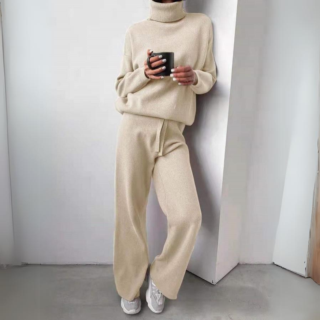 Brugman – Stylish Two-Piece Set with Turtleneck