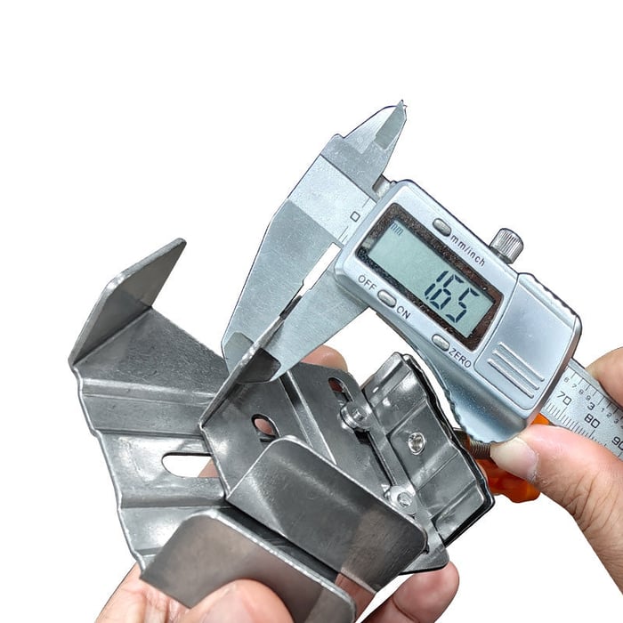ClampMaster – Morsetto angolare in acciaio inox 90° multifunzione