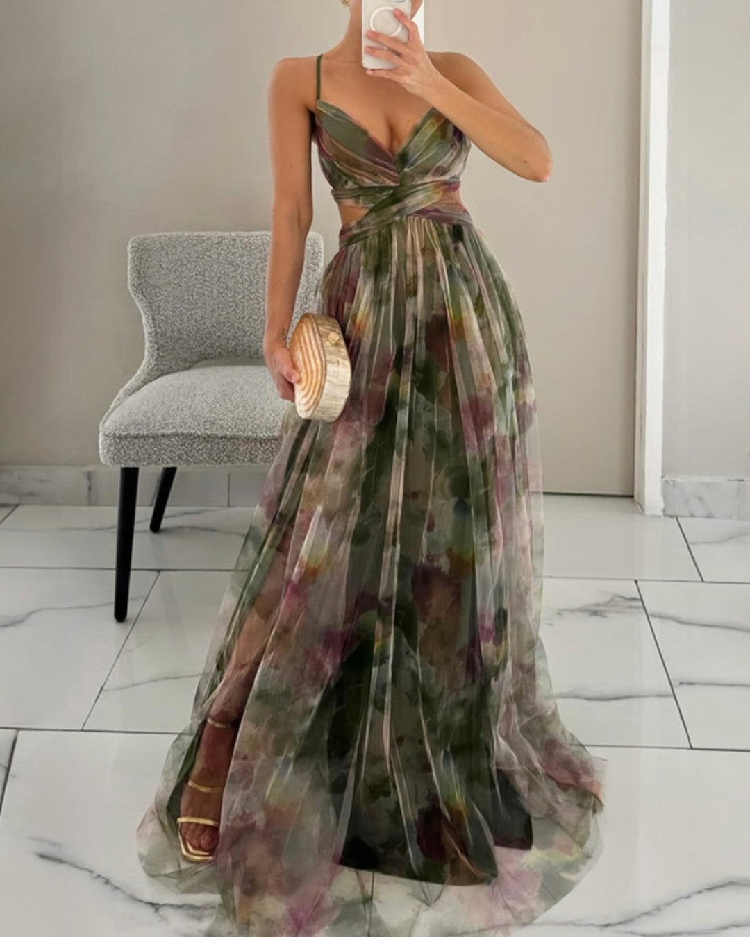 Dinushi - Elegant Maxi Dress with Floral Pattern