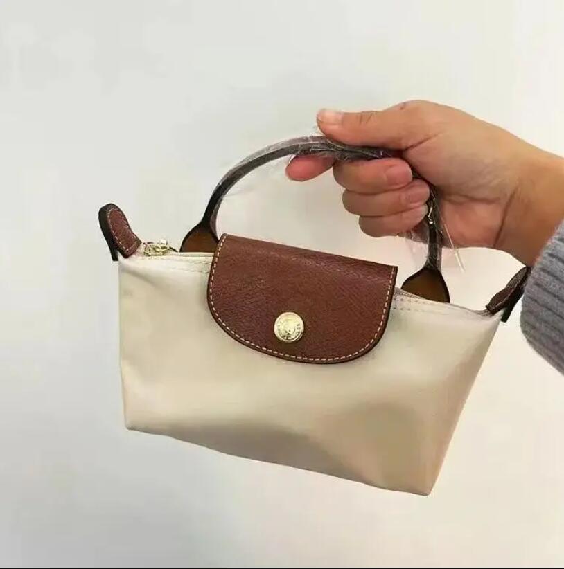 Dusselbag™ | This Bag Matches Every Outfit