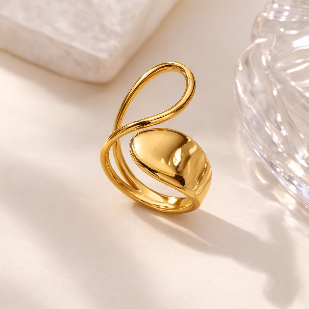 Elevé Sculptural Ring