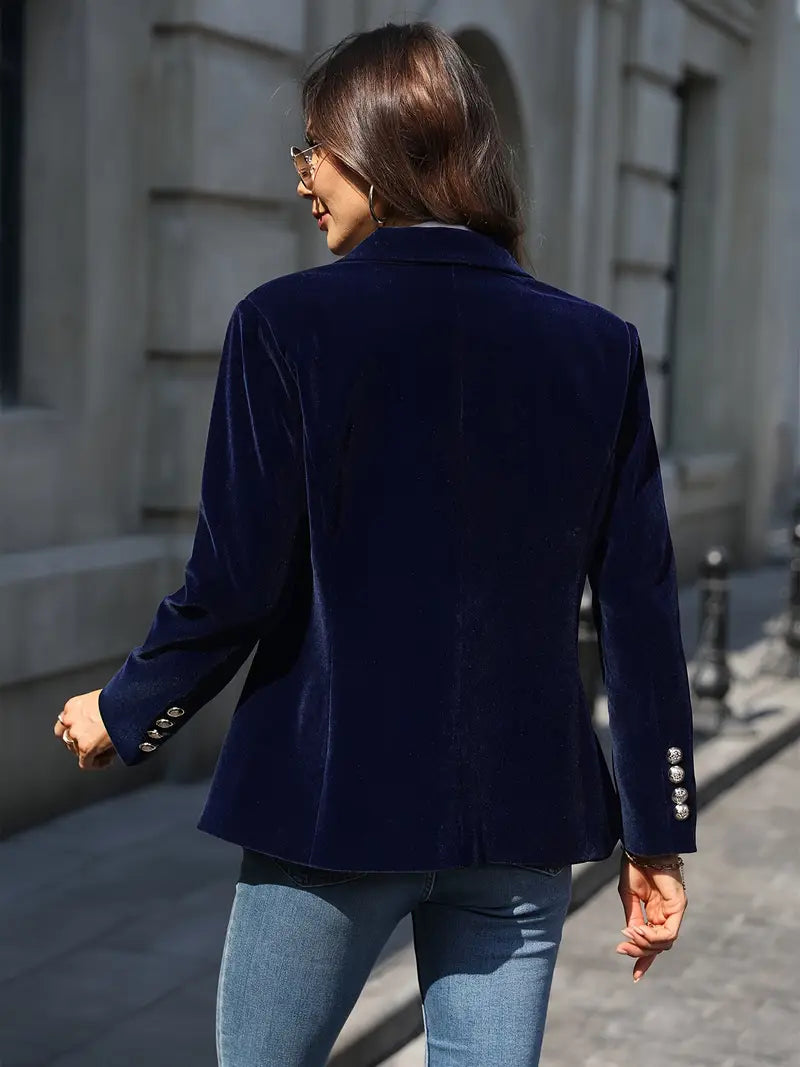 Elīna – Fashionable Velvet Blazer