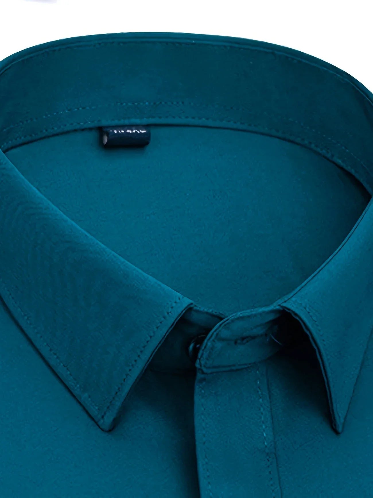 Ezra – Elegant Slim-Fit Shirt with Buttons