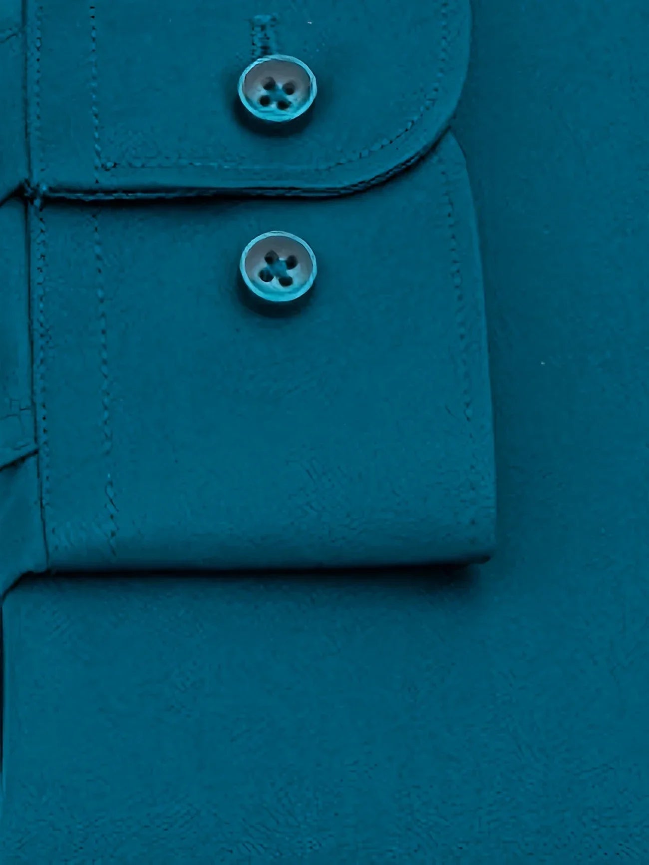 Ezra – Elegant Slim-Fit Shirt with Buttons