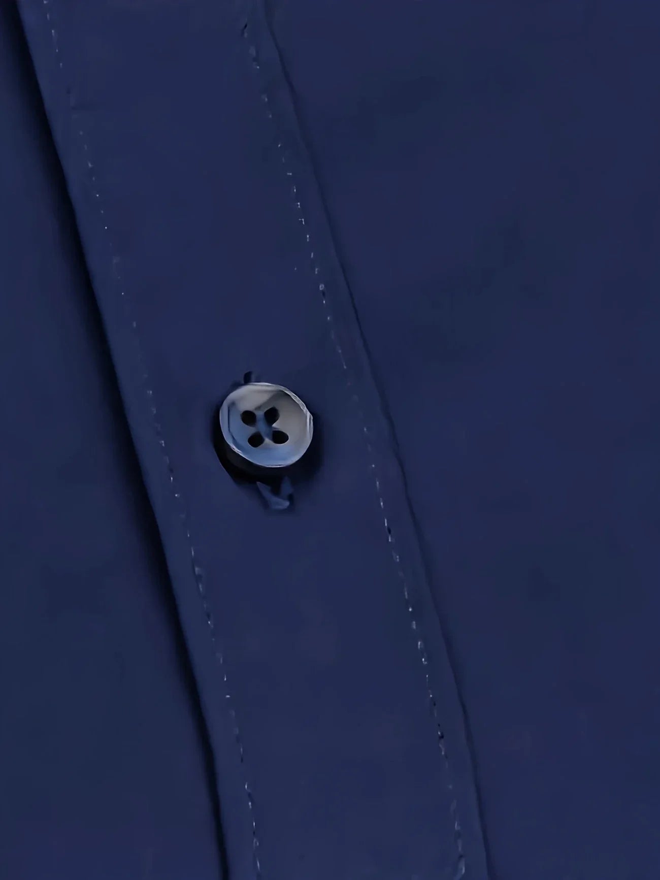 Ezra – Elegant Slim-Fit Shirt with Buttons