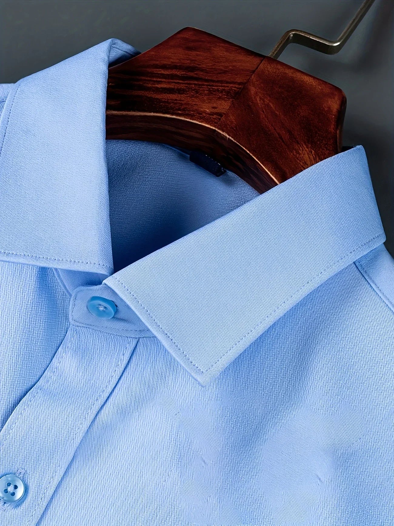 Ezra – Elegant Slim-Fit Shirt with Buttons