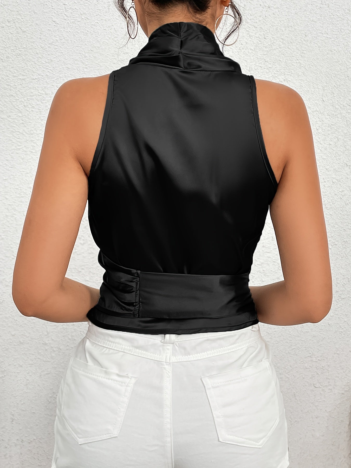 Florentia - Elegant Sleeveless Halter Top with Belt