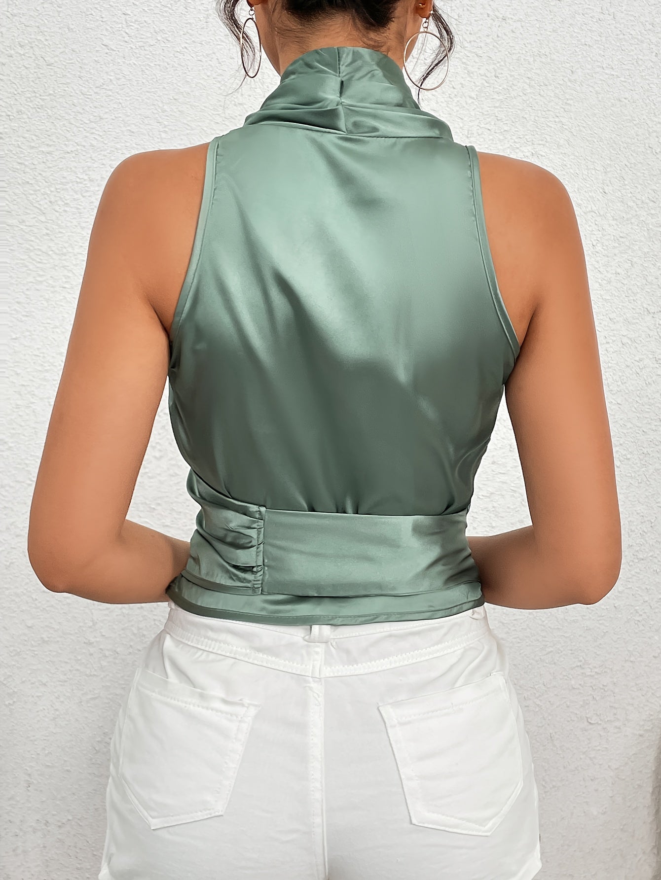 Florentia - Elegant Sleeveless Halter Top with Belt