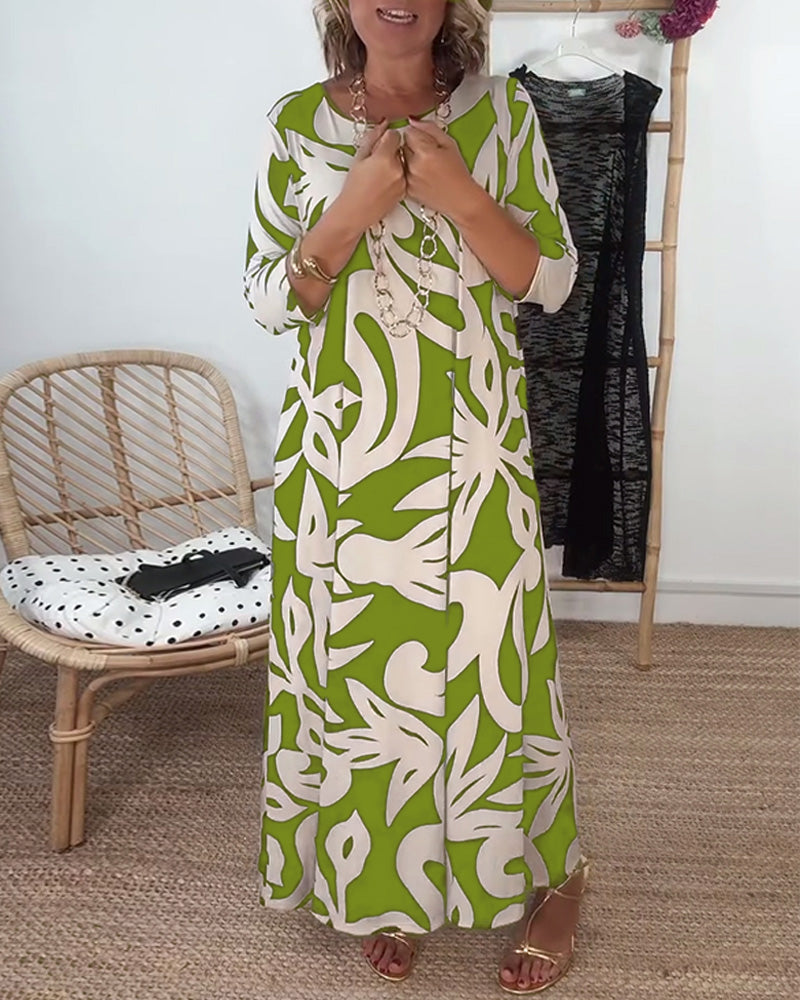 Halina – Dress with Round Neckline and Long Sleeves with Print