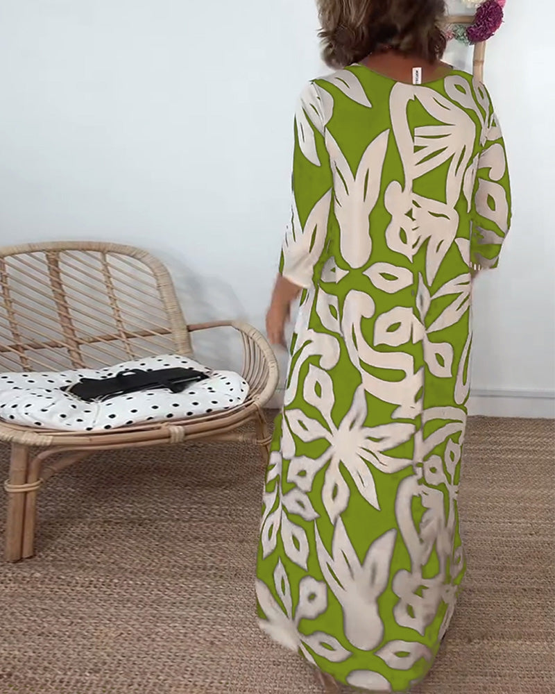 Halina – Dress with Round Neckline and Long Sleeves with Print