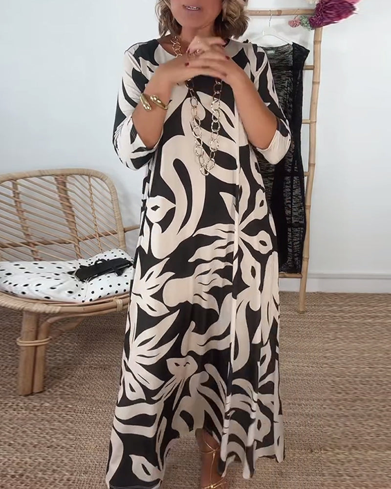 Halina – Dress with Round Neckline and Long Sleeves with Print
