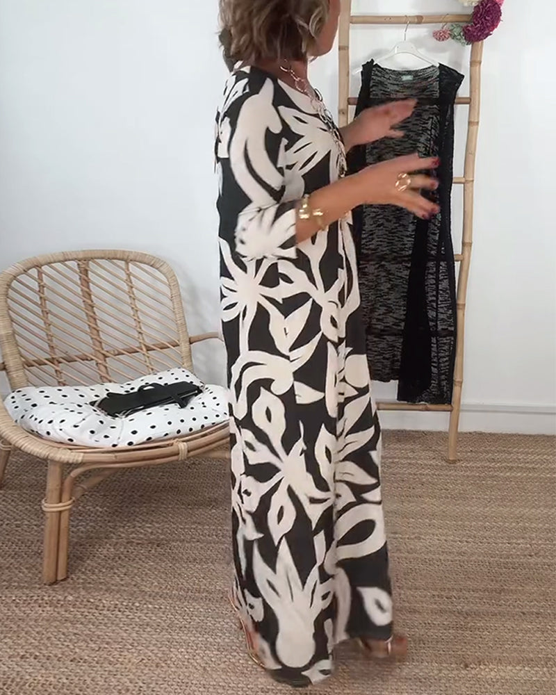 Halina – Dress with Round Neckline and Long Sleeves with Print