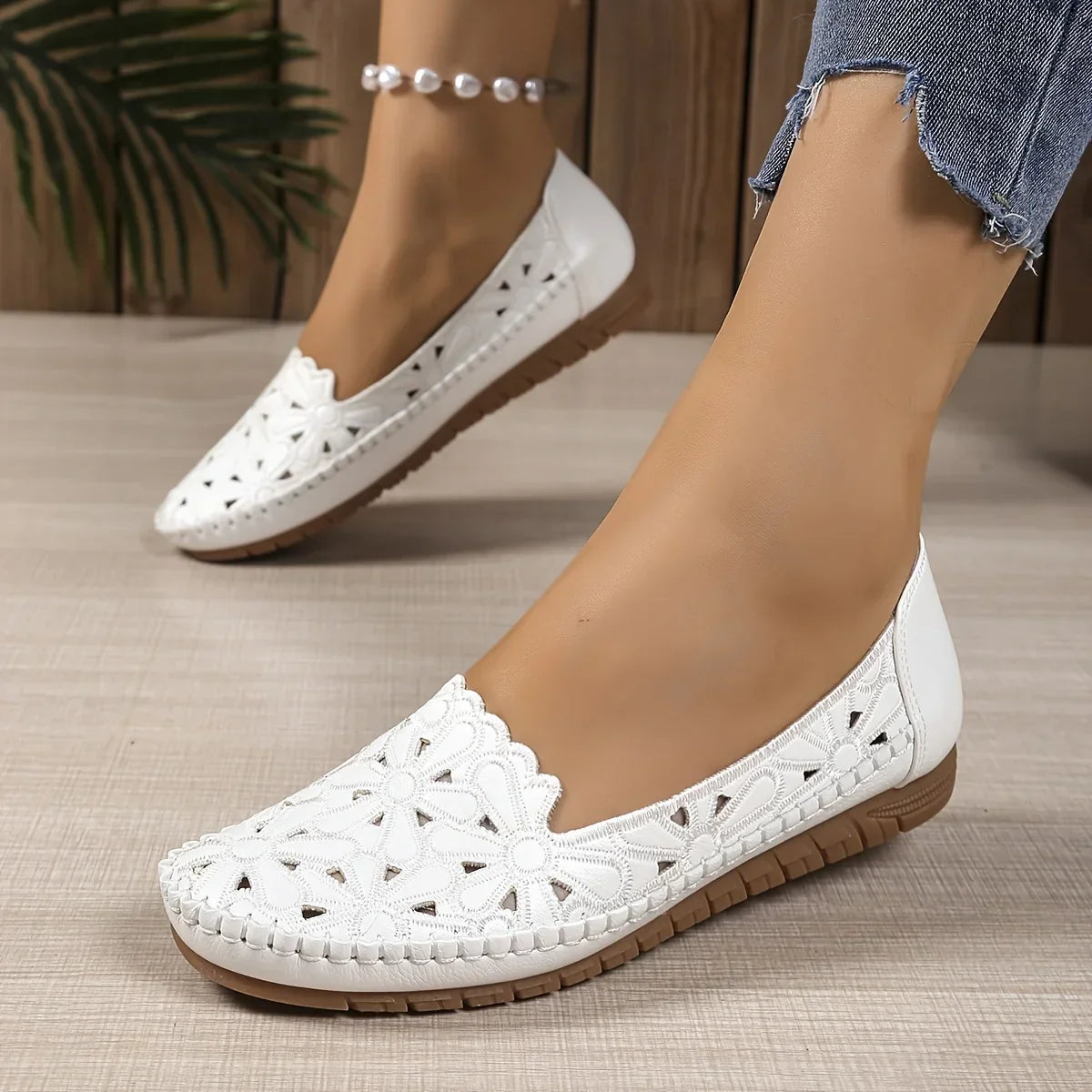 Inessa – Stylish Orthopedic Shoes with Cutouts