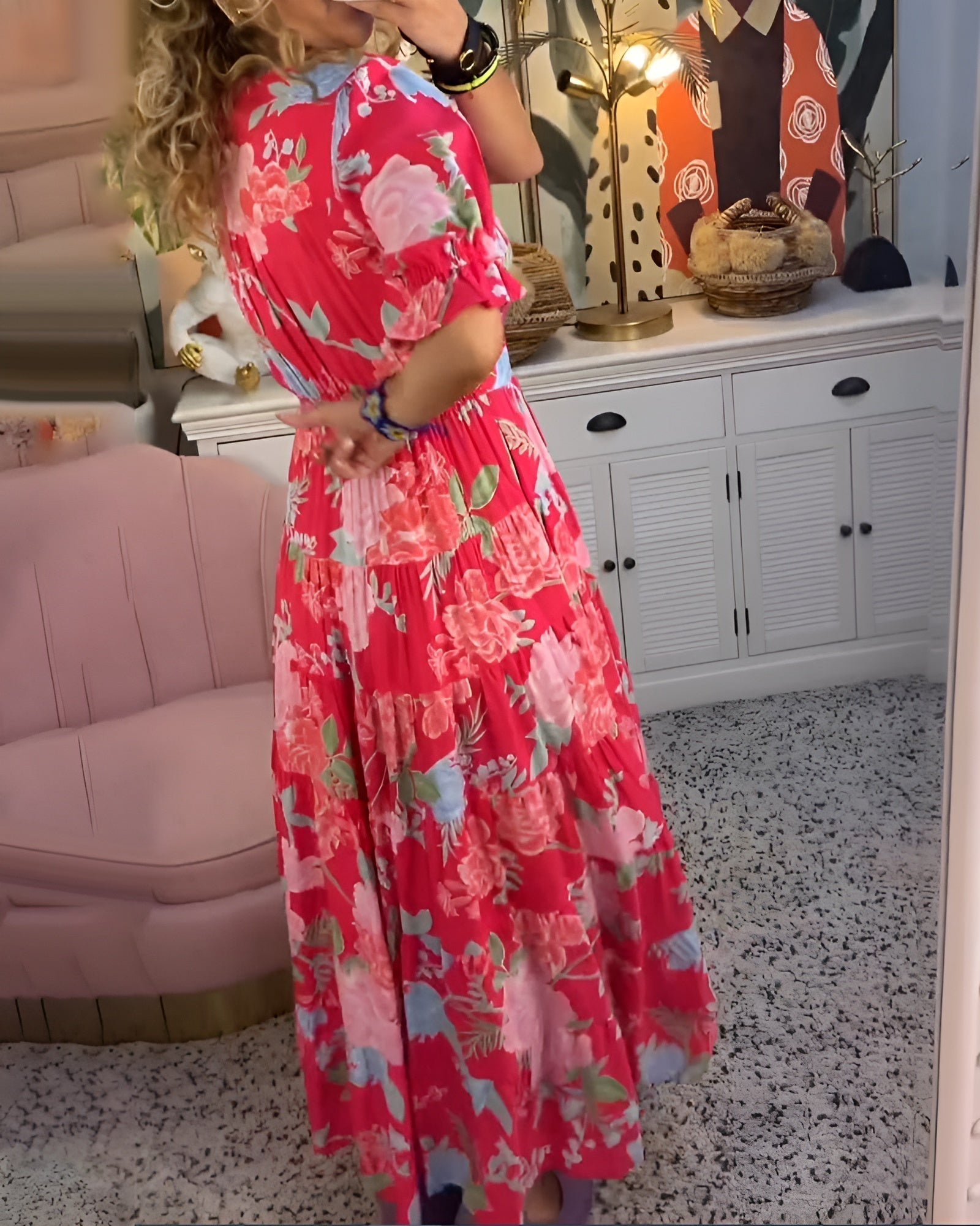 Kaela – Dress with V-Neck, Pockets, and Floral Pattern