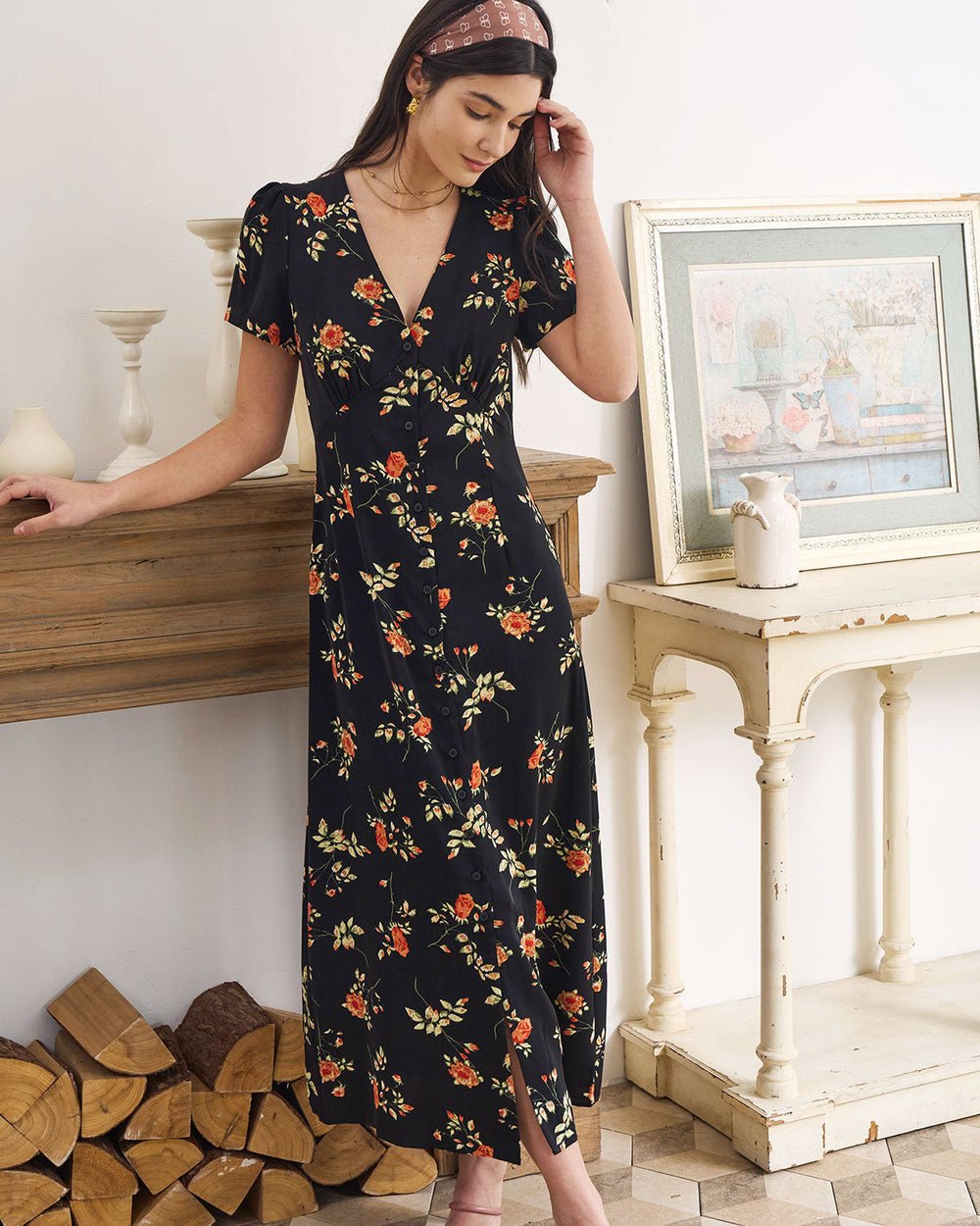 Kambria – Short-Sleeved Midi Dress with Floral Pattern