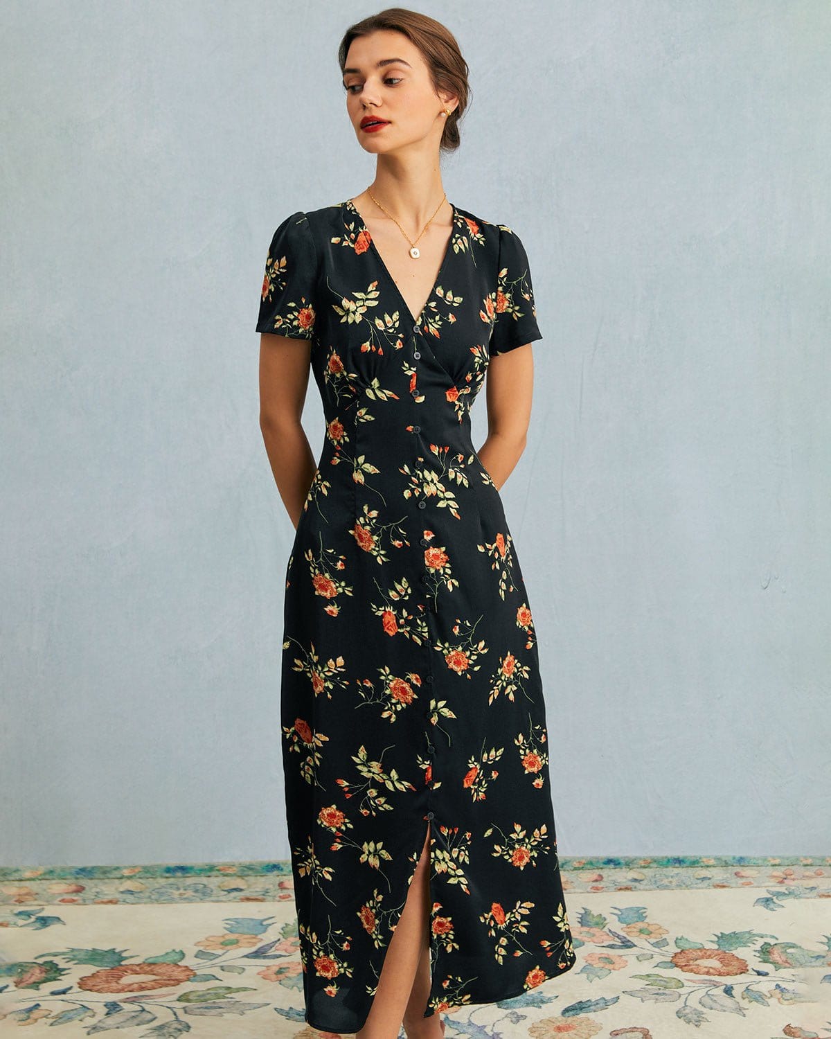 Kambria – Short-Sleeved Midi Dress with Floral Pattern