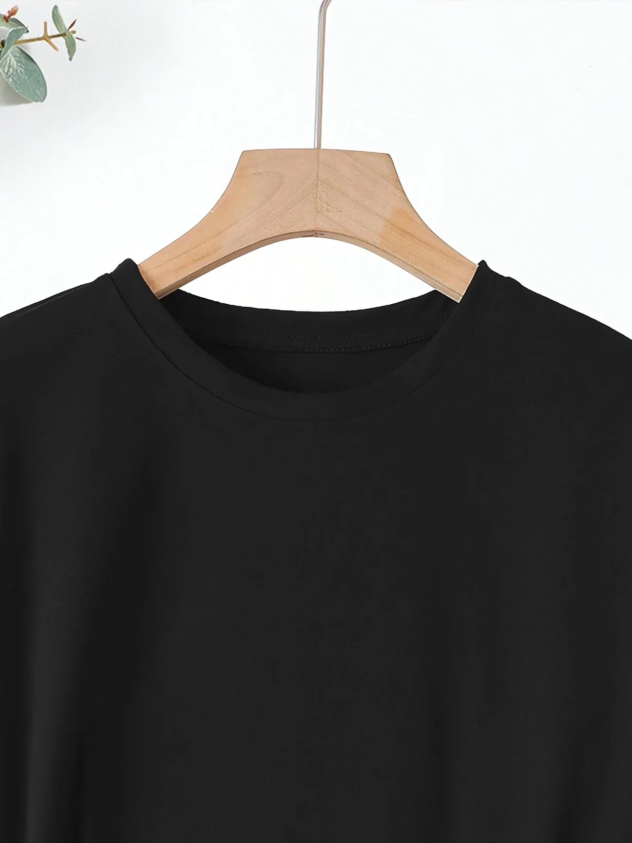 Larson – Casual Short Sleeve T-Shirt with Heart Prints