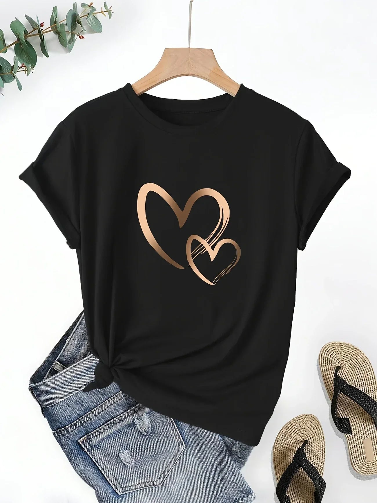 Larson – Casual Short Sleeve T-Shirt with Heart Prints