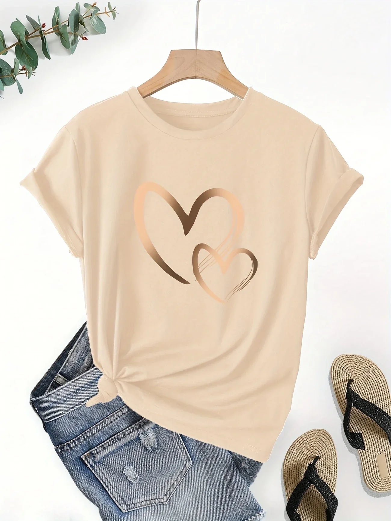 Larson – Casual Short Sleeve T-Shirt with Heart Prints