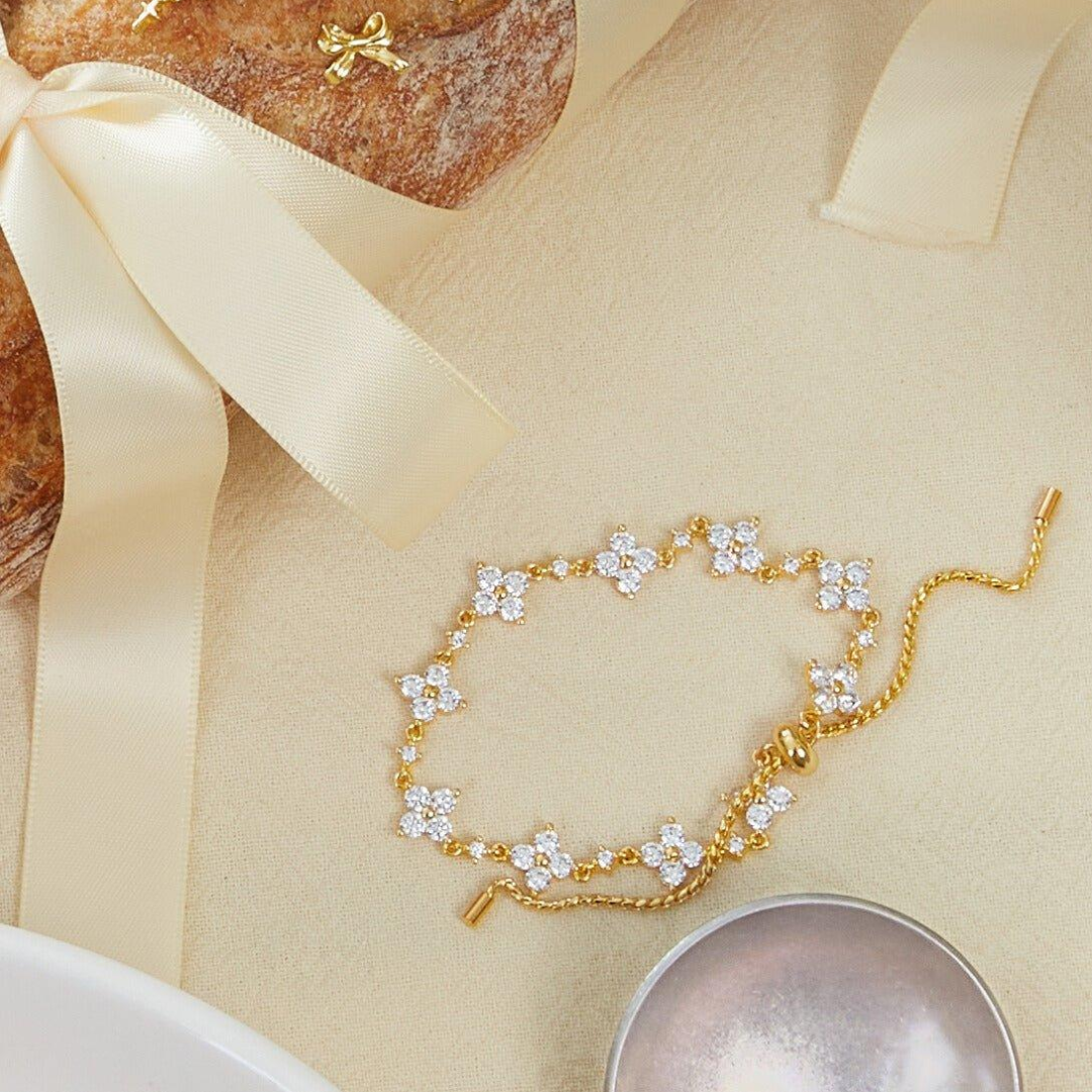 Luckelle Sparkle Clover Bracelet