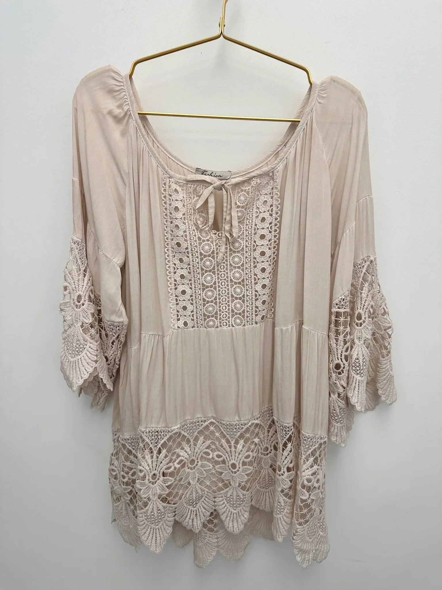 Lurdes – Stylish Shirt with Round Neck