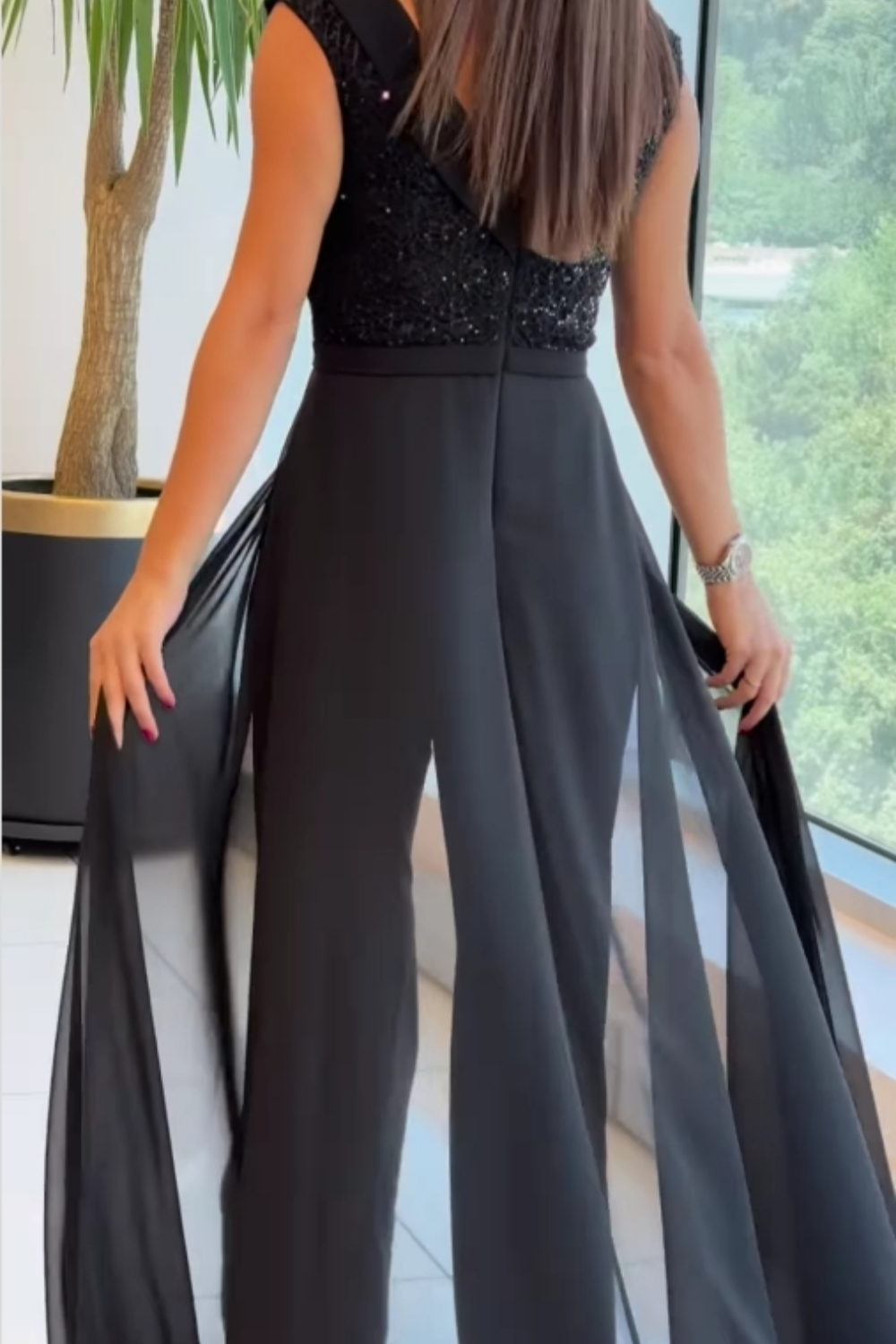 Lydia – Stylish Sleeveless Jumpsuit