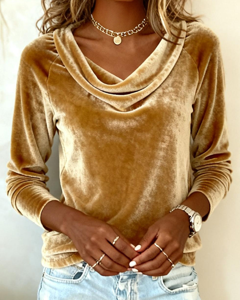 Maite – Long-Sleeved Velvet Top