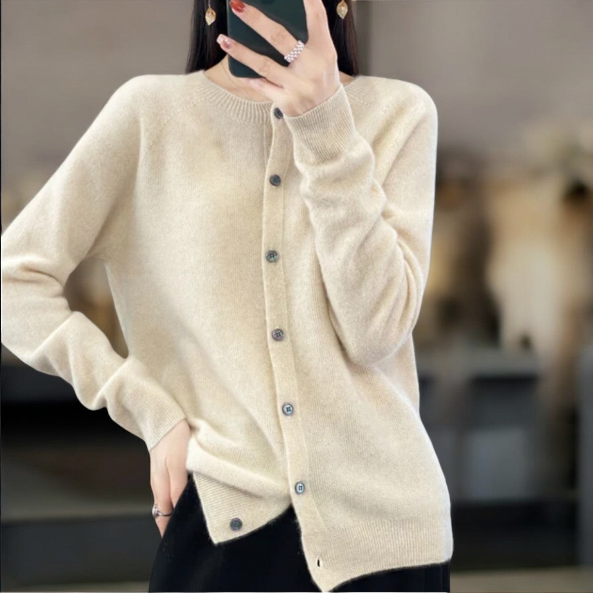 Mariana - Cozy Wool Cardigan