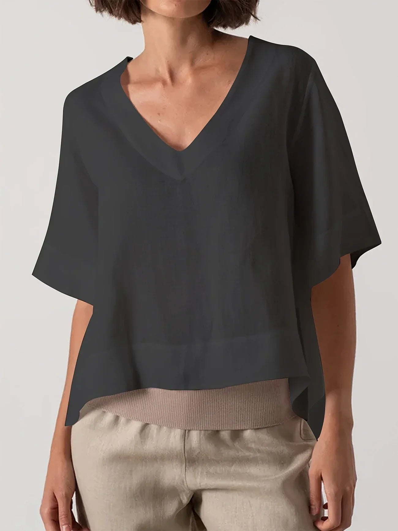 Mattea – Casual Loose-Fitting Top with V-Neck