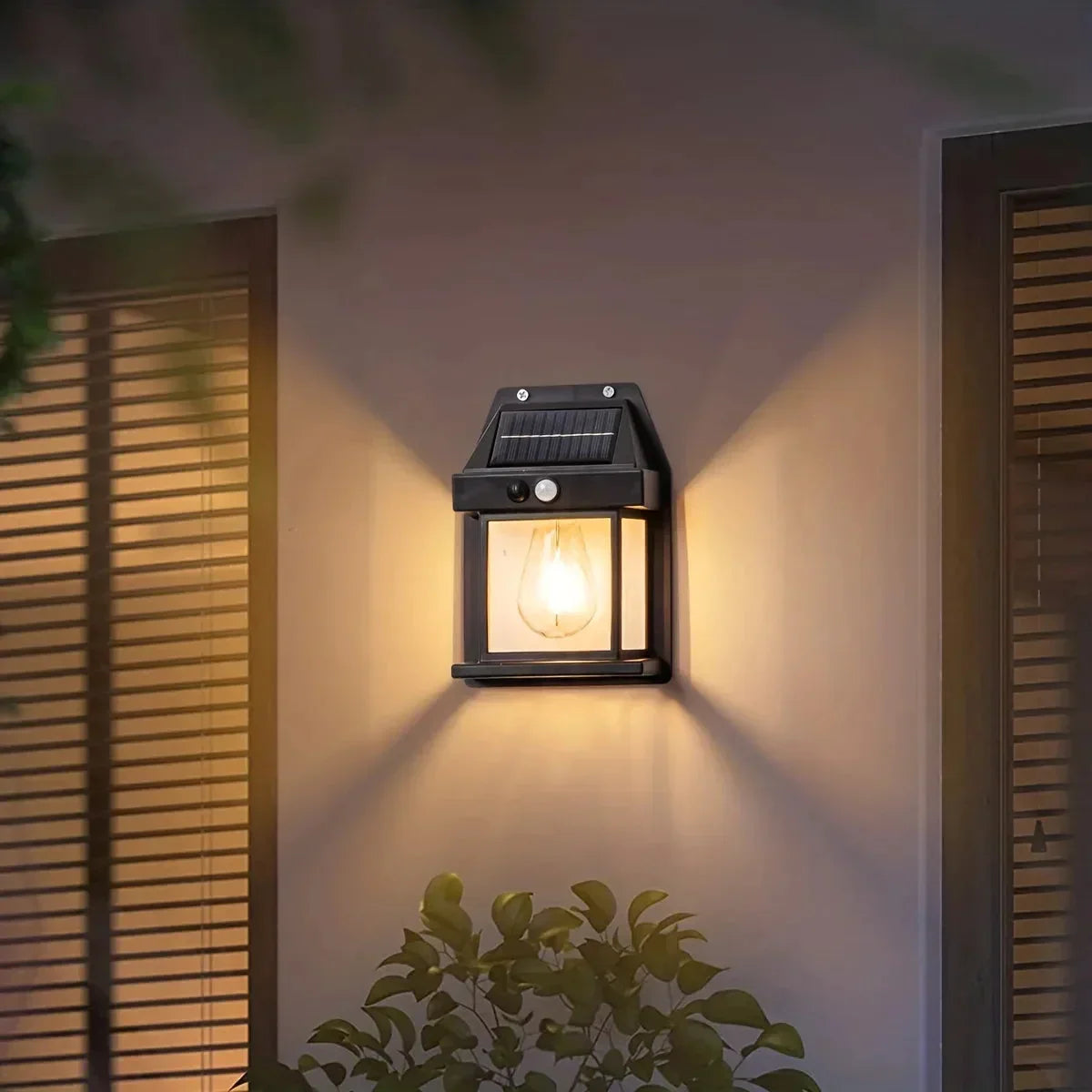 New Solar Wall Light for Outdoors