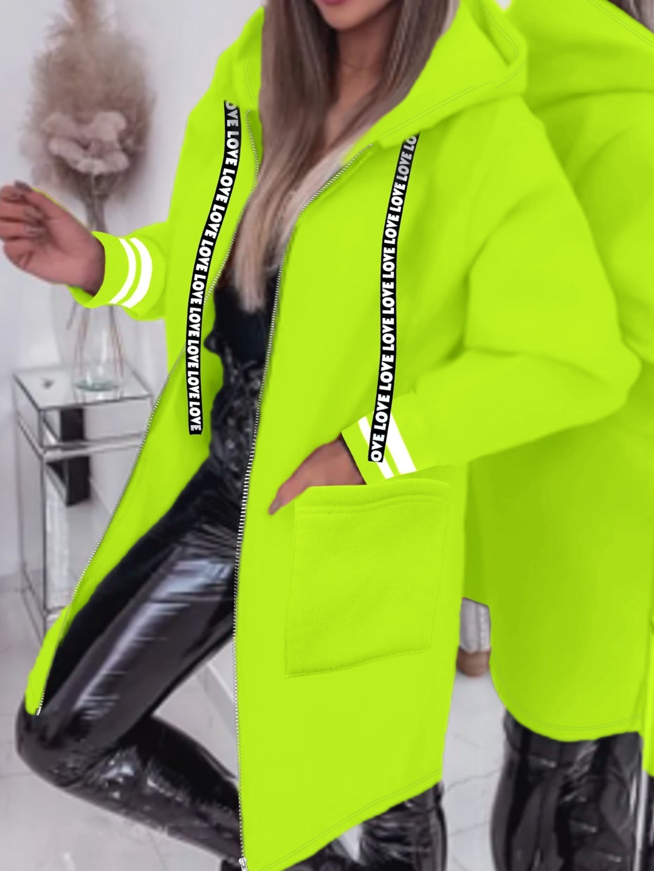 Nicola – Long-Sleeved Jacket with Side Pockets